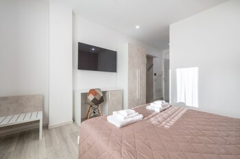 izzhome cagliari roma apartment