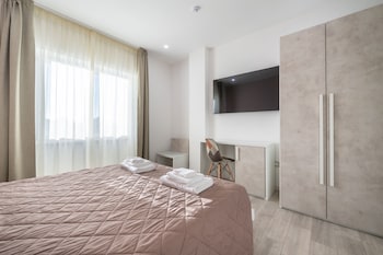 izzhome cagliari roma apartment