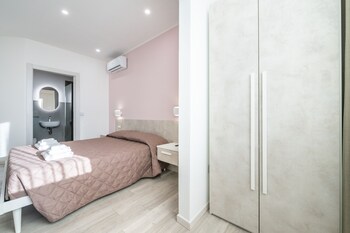 izzhome cagliari roma apartment