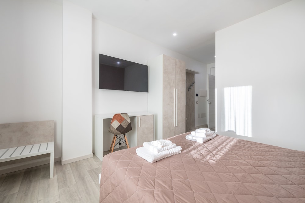 izzhome cagliari roma apartment