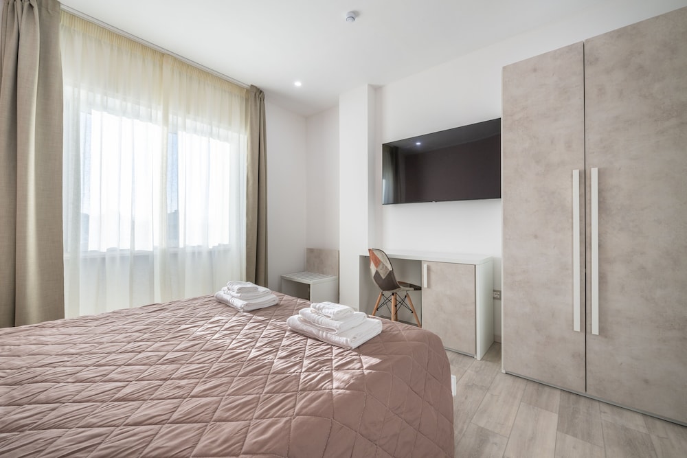 izzhome cagliari roma apartment