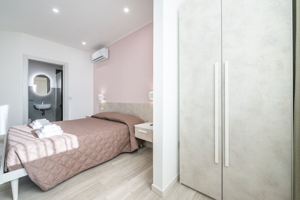 izzhome cagliari roma apartment
