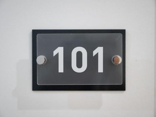 izzhome cagliari roma apartment