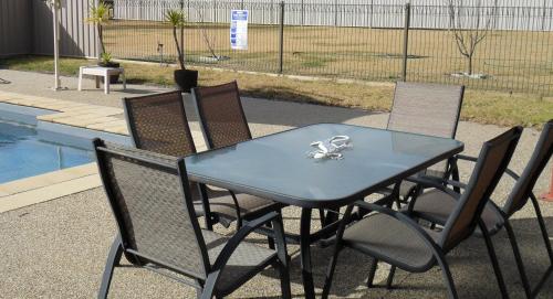 settlement motor inn deniliquin