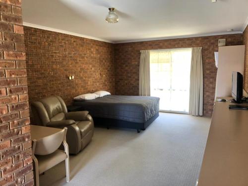 settlement motor inn deniliquin