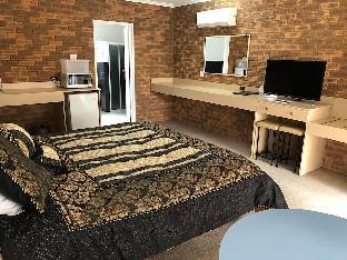 settlement motor inn deniliquin