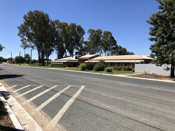 settlement motor inn deniliquin