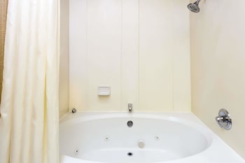 super 8 by wyndham freeport