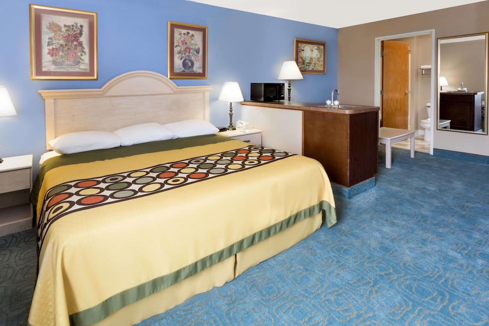 Super 8 By Wyndham Freeport,Lanark>>Freeport,2 star