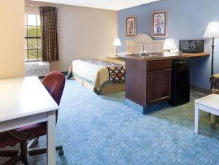 super 8 by wyndham freeport