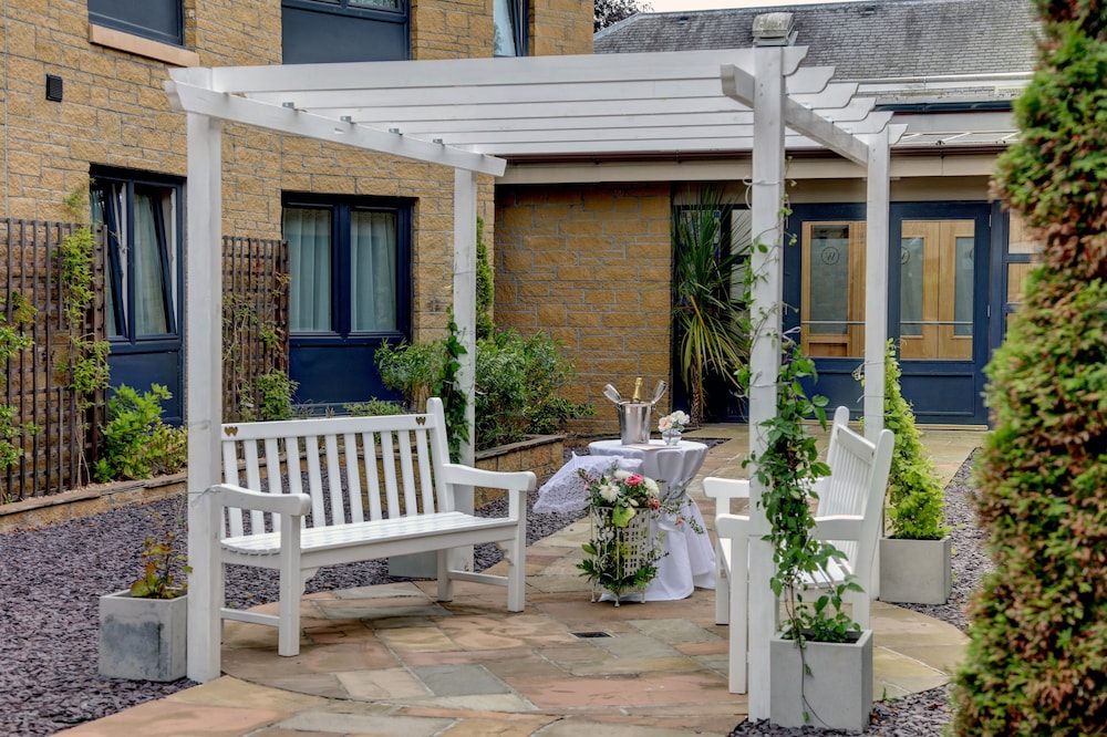 woodlands hotel bw signature collection