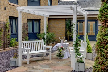 woodlands hotel bw signature collection