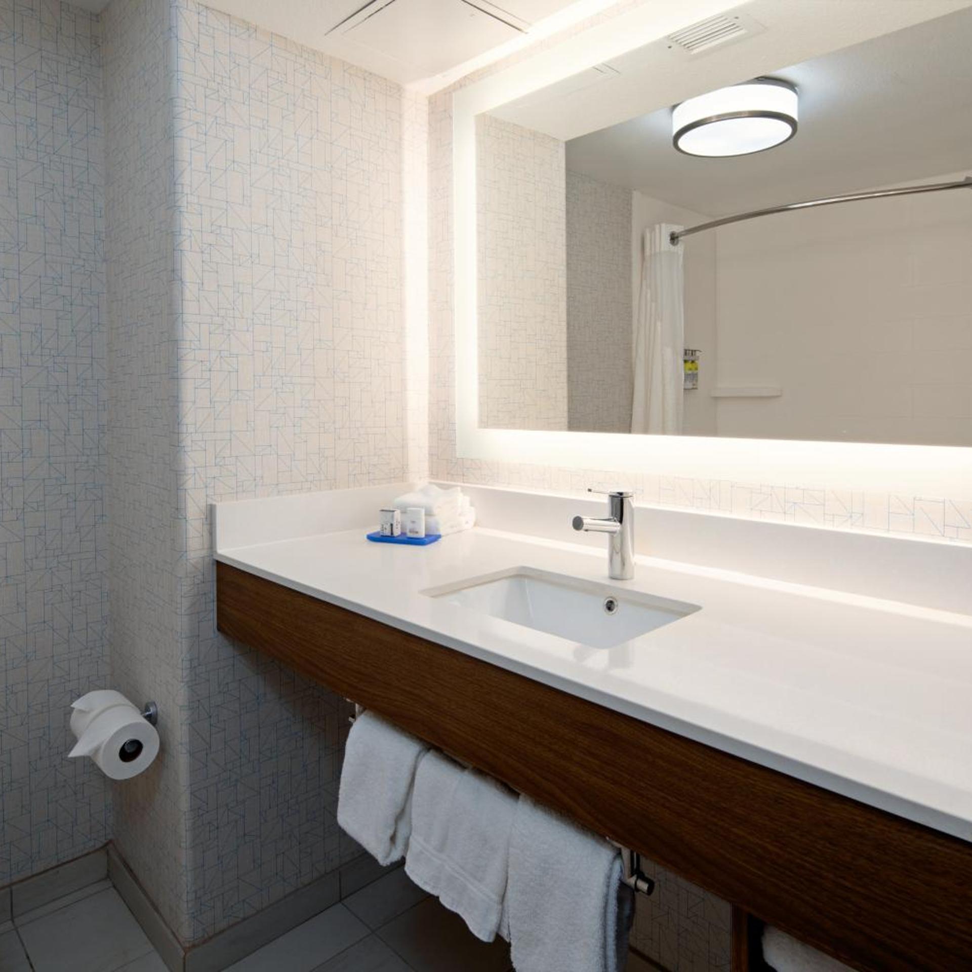 holiday inn express hotel and suites fresno south by ihg