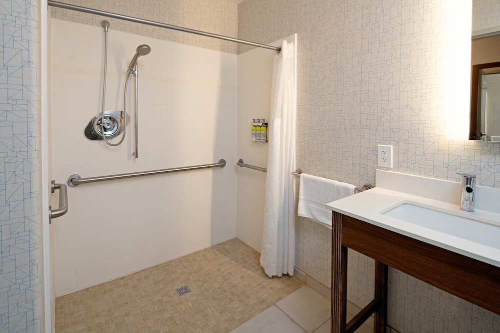 holiday inn express hotel and suites fresno south by ihg