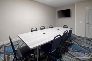holiday inn express hotel and suites fresno south by ihg