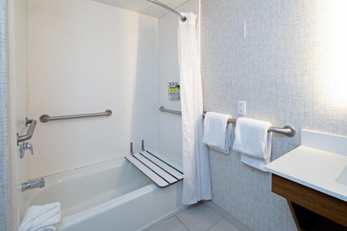 holiday inn express hotel and suites fresno south by ihg