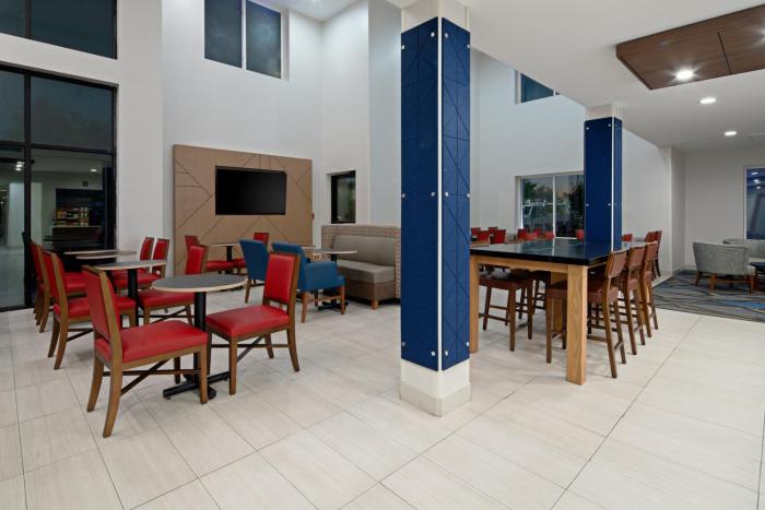 holiday inn express hotel and suites fresno south by ihg