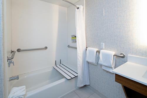 holiday inn express hotel and suites fresno south by ihg
