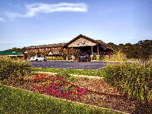 livinn hotel minneapolis north fridley