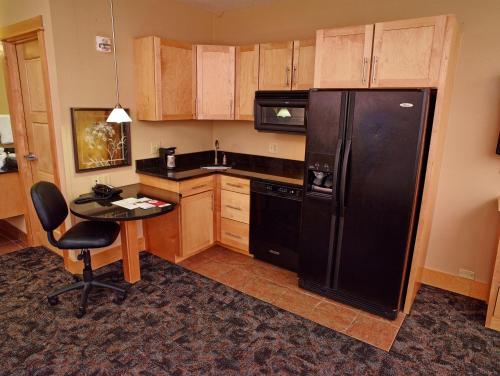 livinn hotel minneapolis north fridley