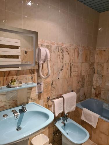 hotel busby