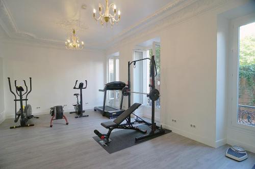 hotel busby