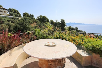 villa stratos skiathos