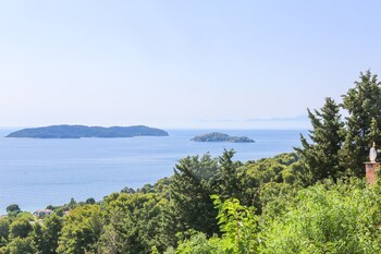 villa stratos skiathos