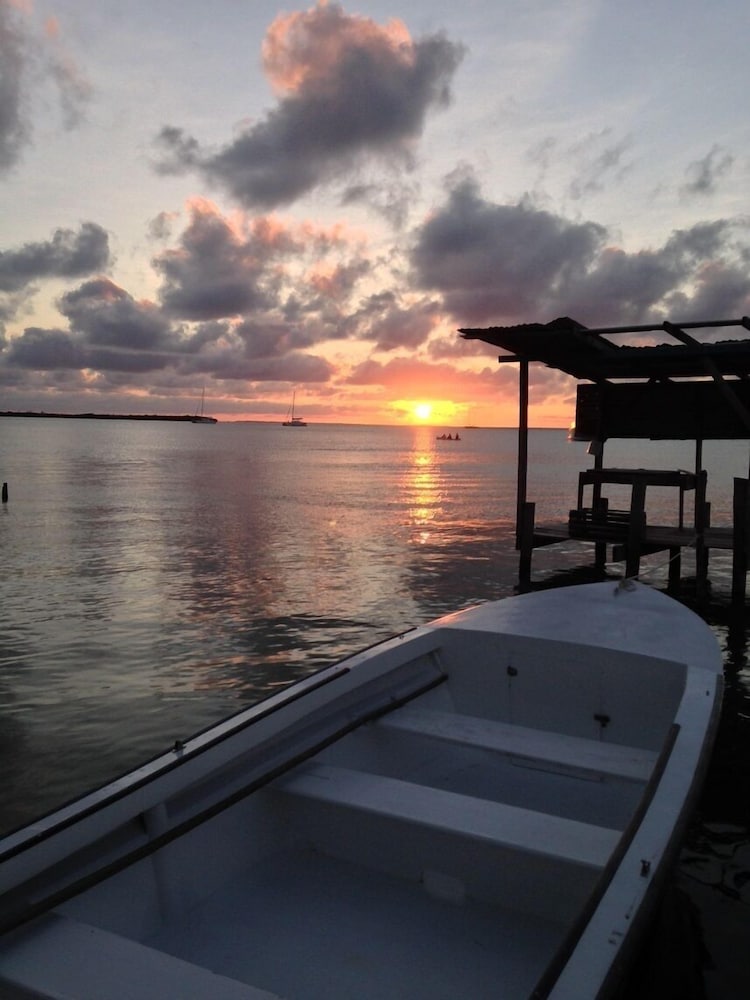 caye caulker condos
