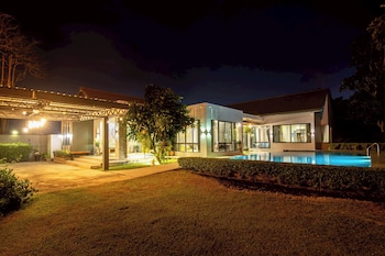 penny farthing villa