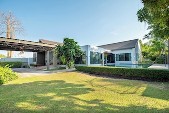 penny farthing villa