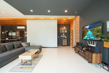 penny farthing villa