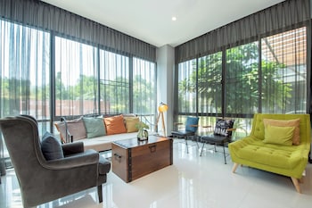 penny farthing villa