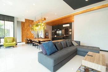 penny farthing villa