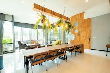 penny farthing villa