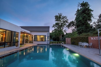 penny farthing villa