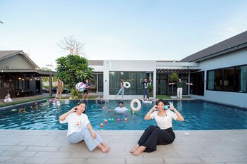 penny farthing villa