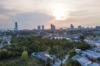 penny farthing villa