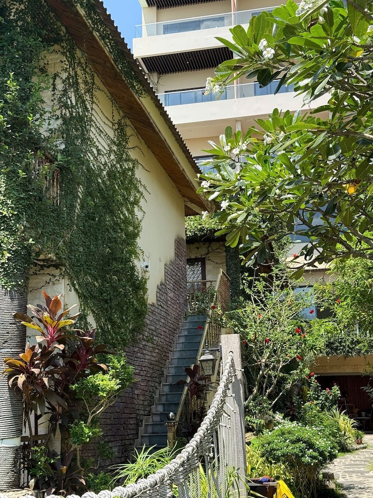 coral bay resort