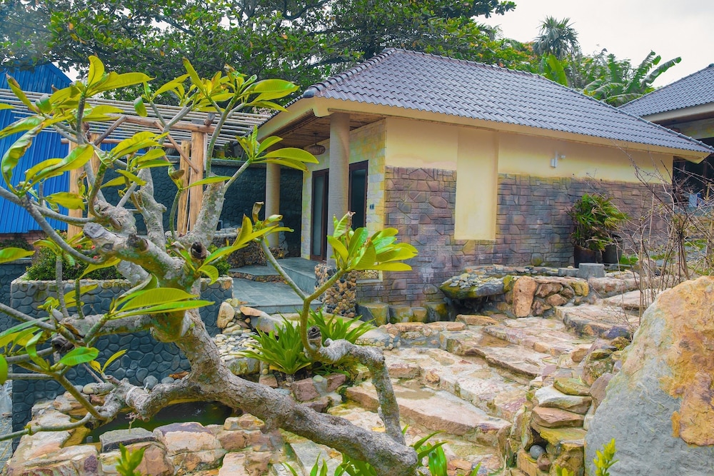 coral bay resort
