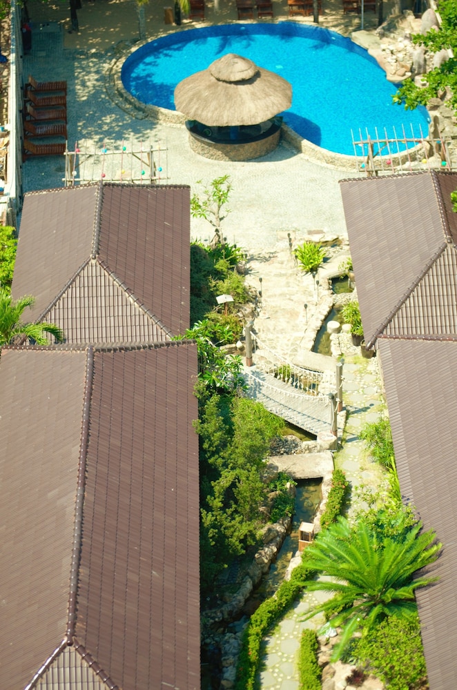 coral bay resort