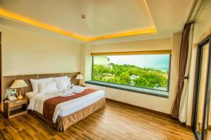 Coral Bay Resort,,4 star