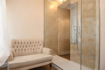 luxury suite sirmione