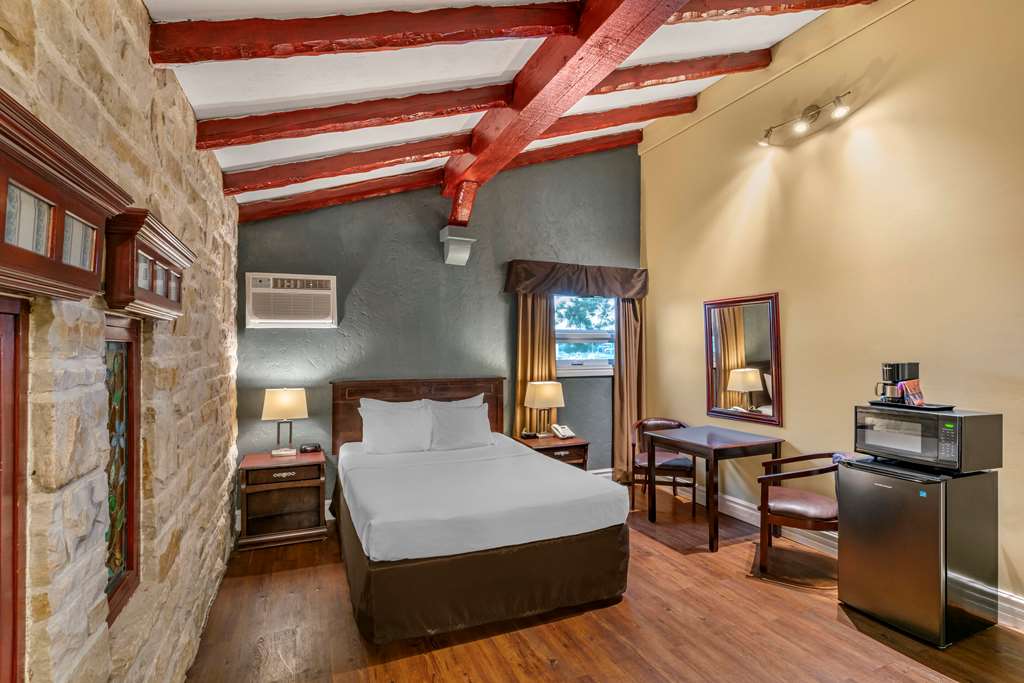 econo lodge hotel brossard