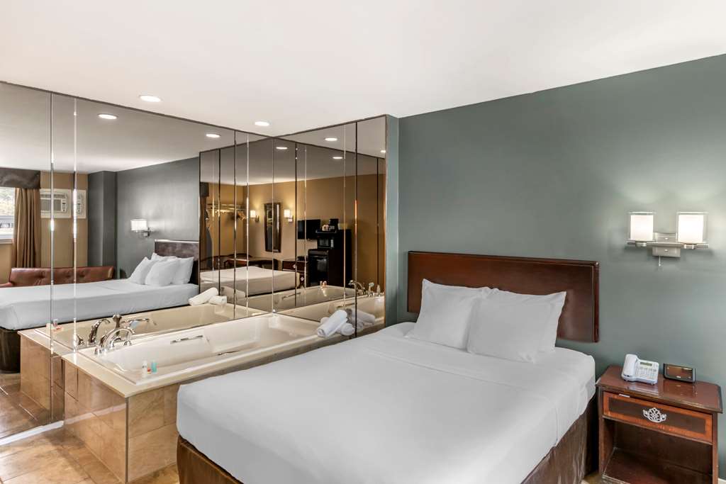 econo lodge hotel brossard