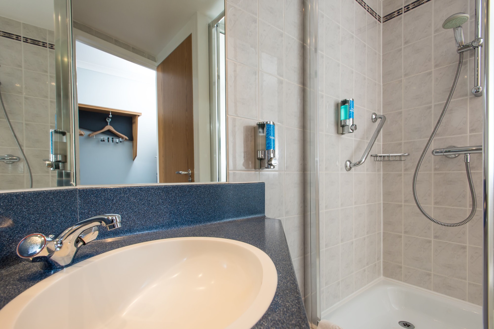 holiday inn express swindon west by ihg