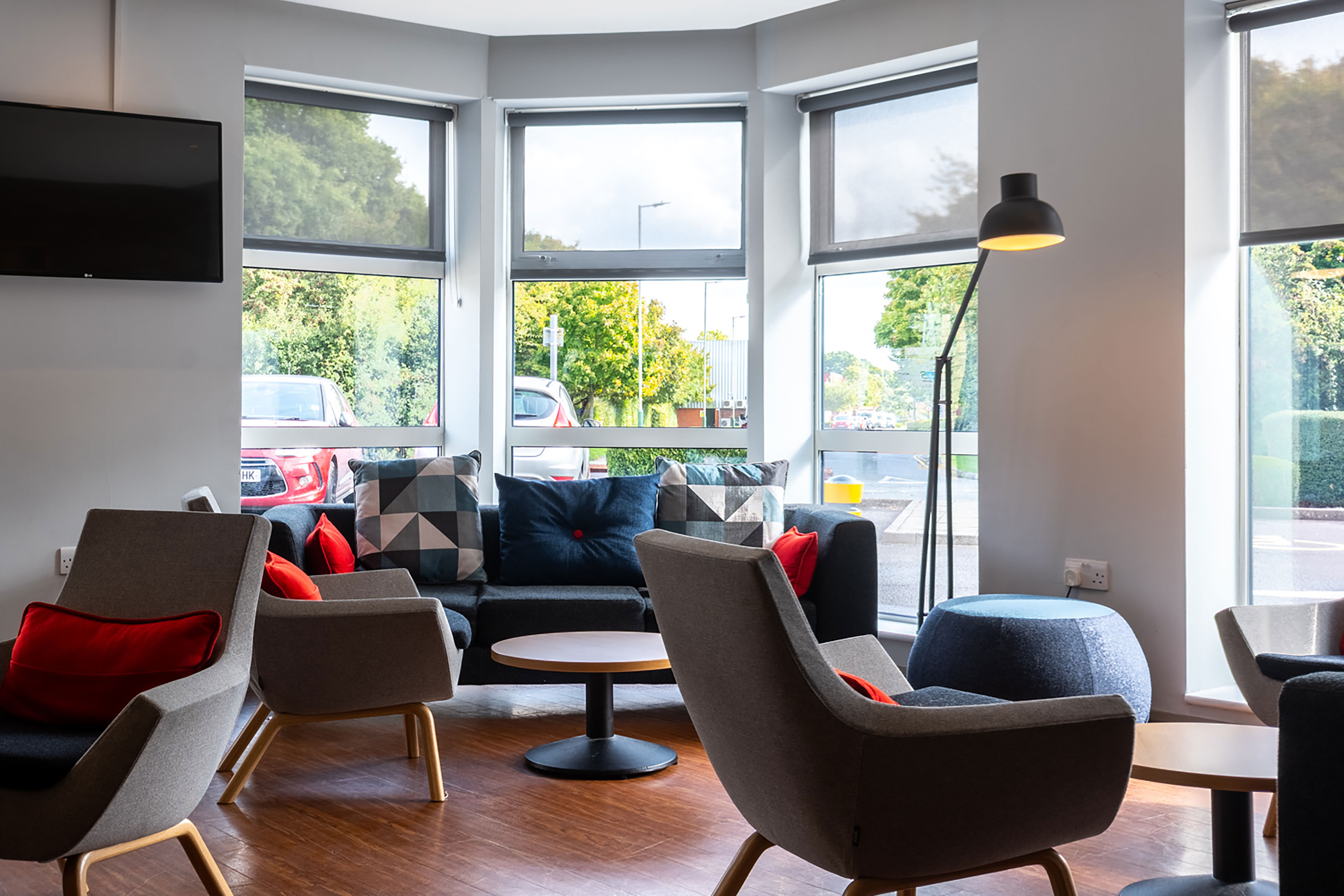 holiday inn express swindon west by ihg
