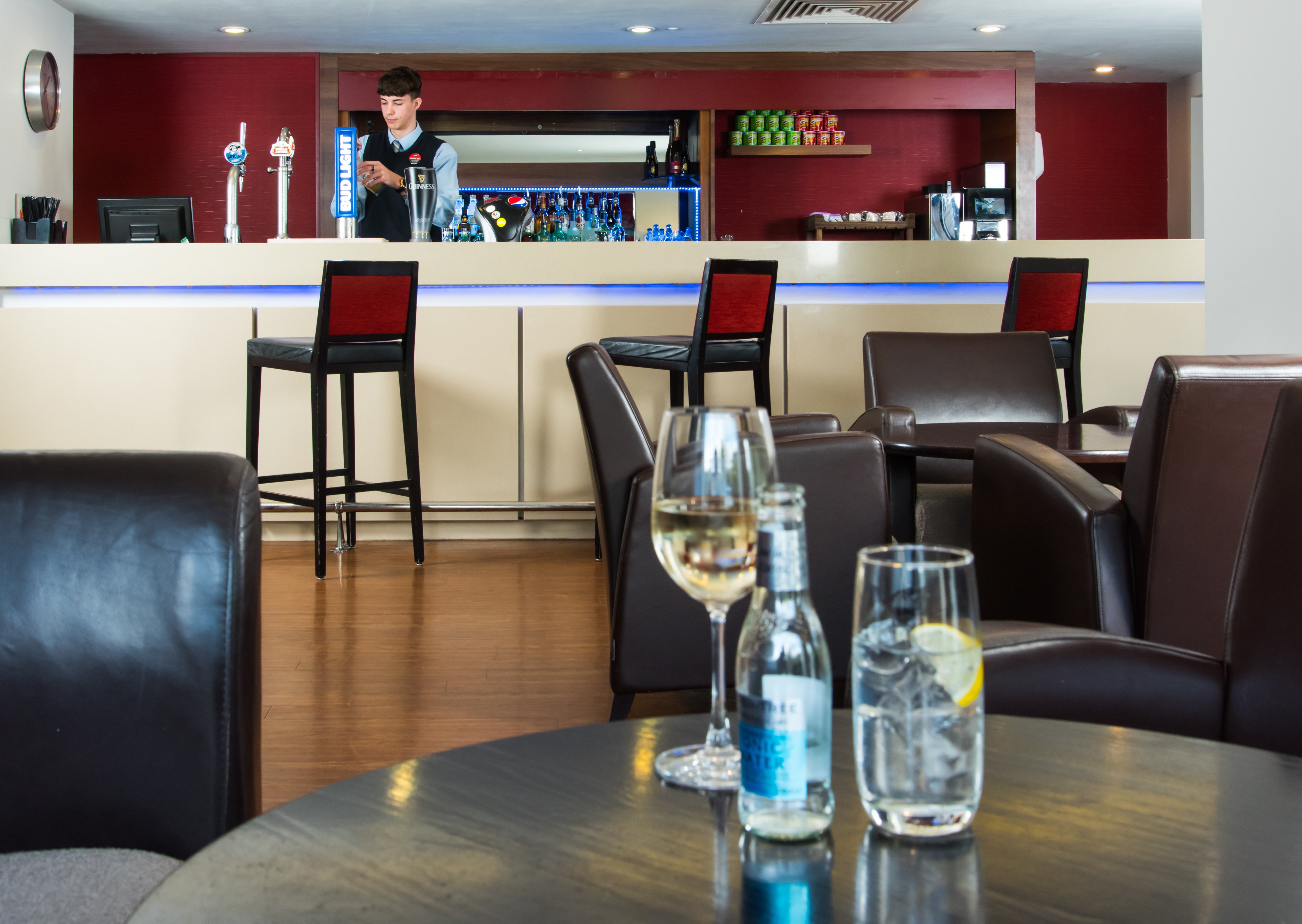 holiday inn express swindon west by ihg