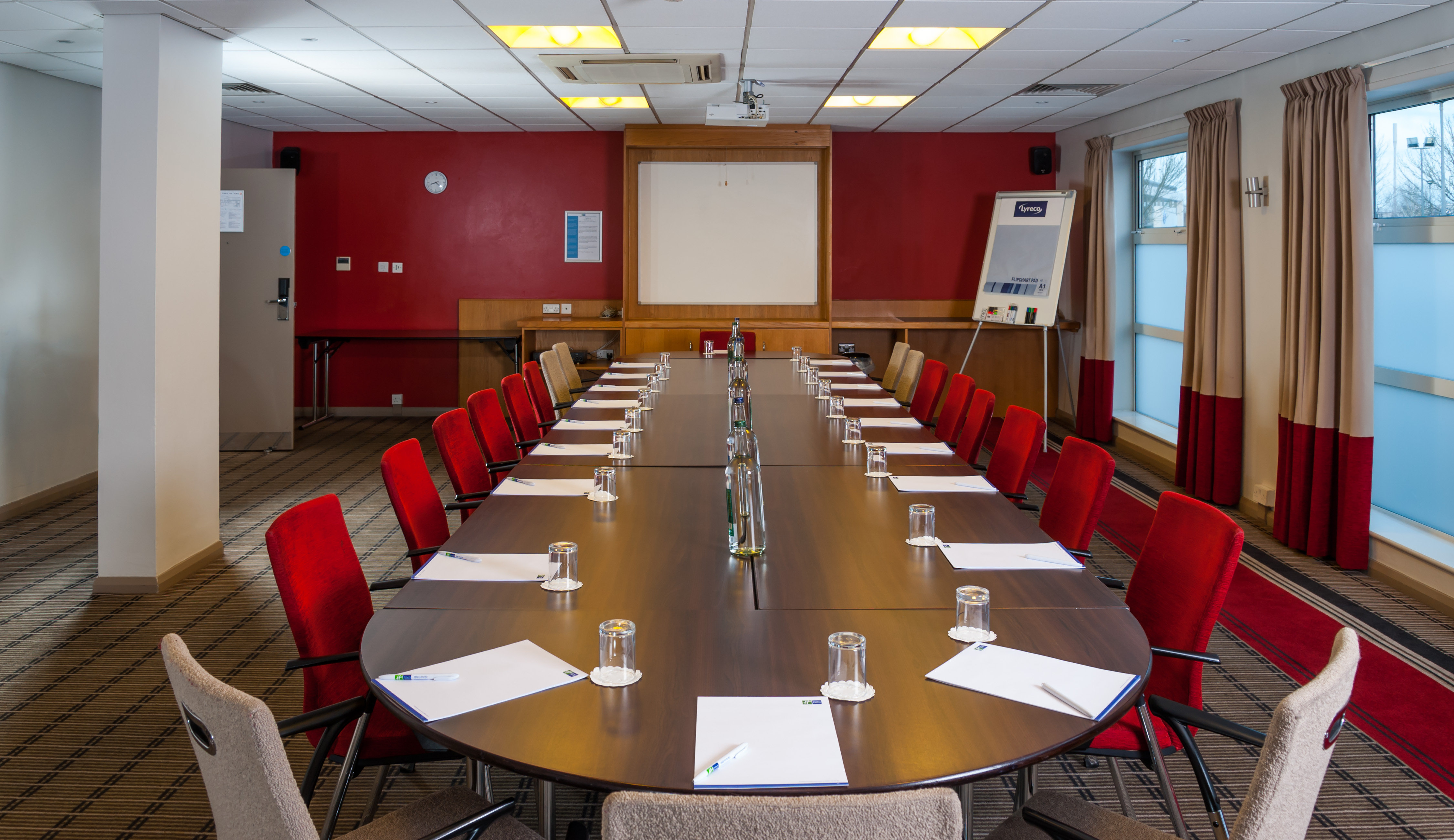 holiday inn express swindon west by ihg