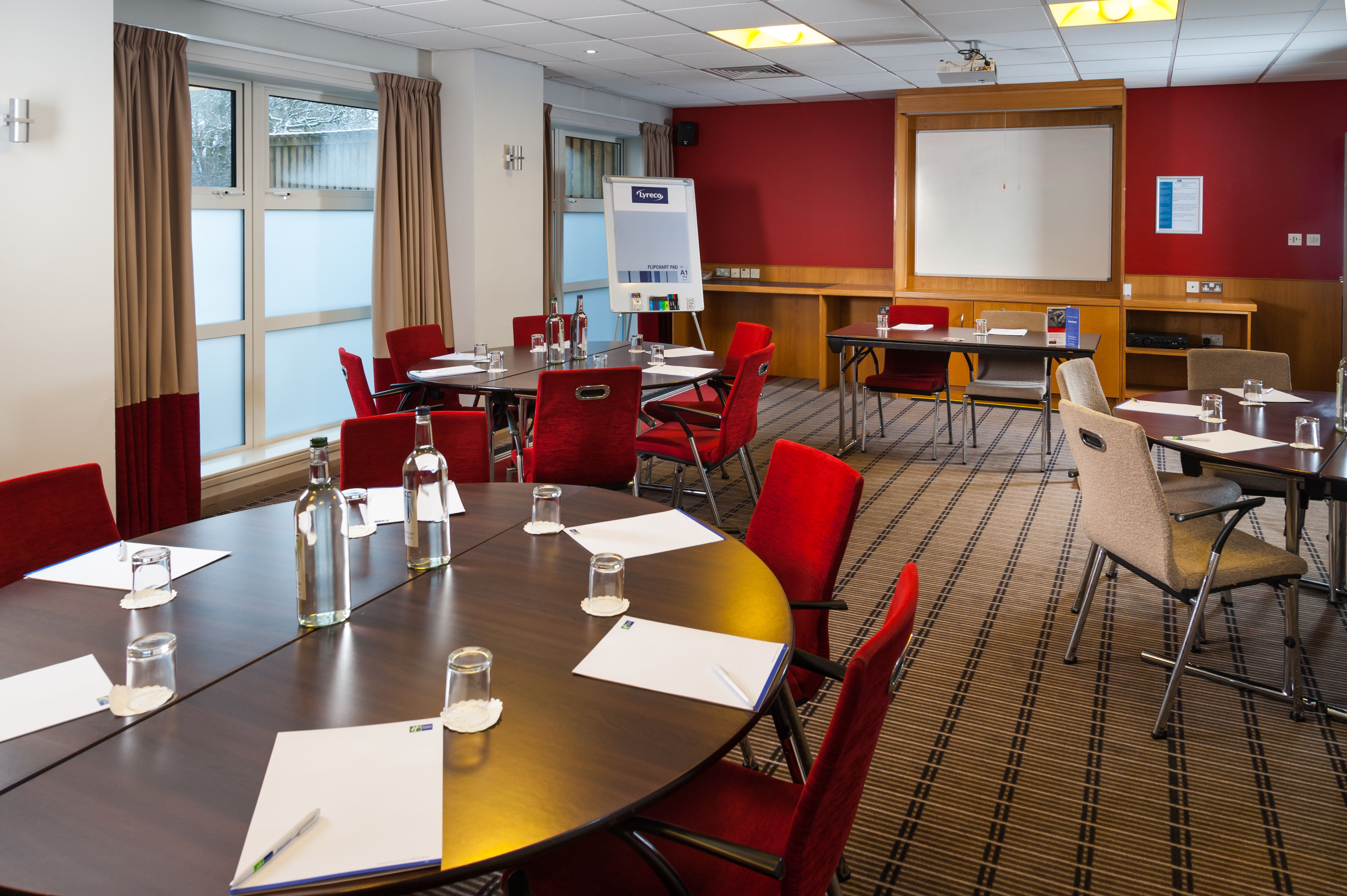 holiday inn express swindon west by ihg